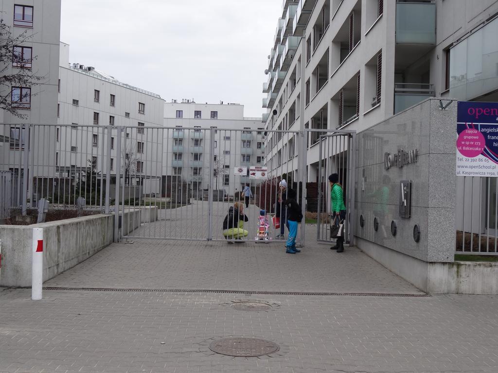 Apartamenty Metro Mlociny Warschau Zimmer foto